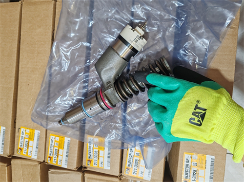 更換卡特彼勒C18柴油機(jī)噴油器的具體步驟是怎樣的？